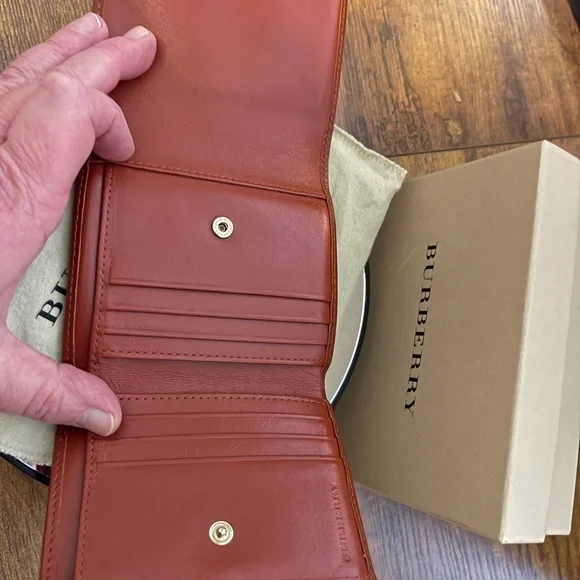 Burberry Tan and Brown Checkered Wallet - Picture 4 of 13